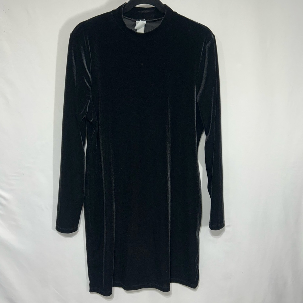 H&M Classic Black velvet dress with lots of stretch!! Size XL. Mock neck.